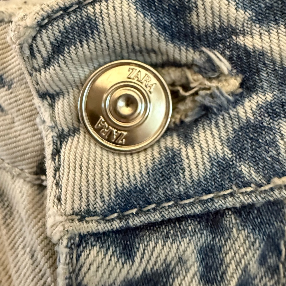 💙 Zara Women's Straight Leg Acid Wash Light Blue Jeans Size 0 - Picture 7 of 11